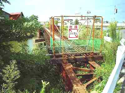 ���݂̓S��