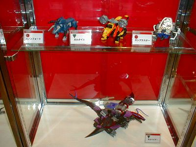 �^�񒆂̉��F���I���`�����K���ՁB