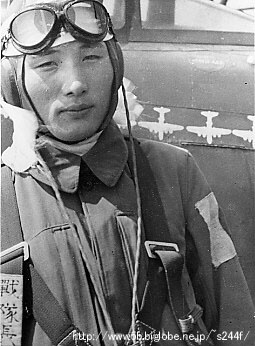 知覧へ向けて発つ直前の小林戦隊長