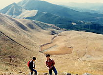 �]������