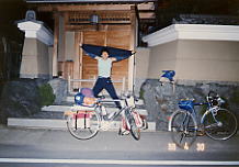 ���s�o��