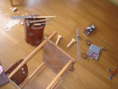 �T�C�h�e�[�u���̋r��C