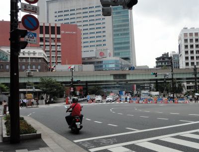 ���{�����C�H���H