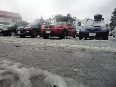 �����Ⴎ����̒��ԏ�