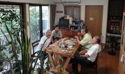 �����V����