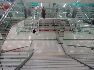 �l�Ԗ��؋��E�E�ǂꂪ�I�����H