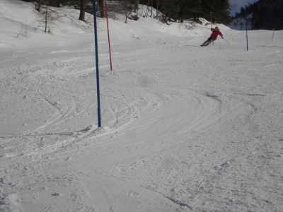 ��l�ŃX�����K