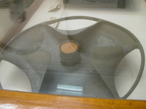 �^�񒆂̒��F���̂͑���̖_�ˁB