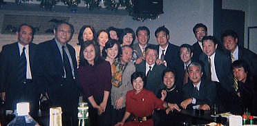 2000年忘年会参加者の記念写真