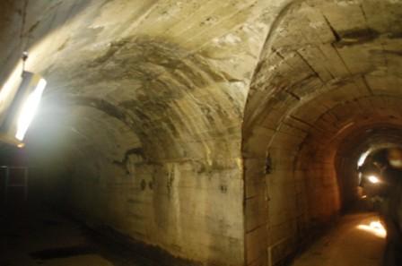 日吉台地下壕の内部