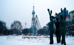 札幌を中心に北海道のアート情報満載。画像は2006年1月の札幌･大通公園