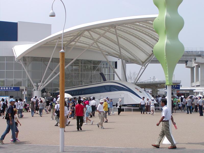 ���j�A��