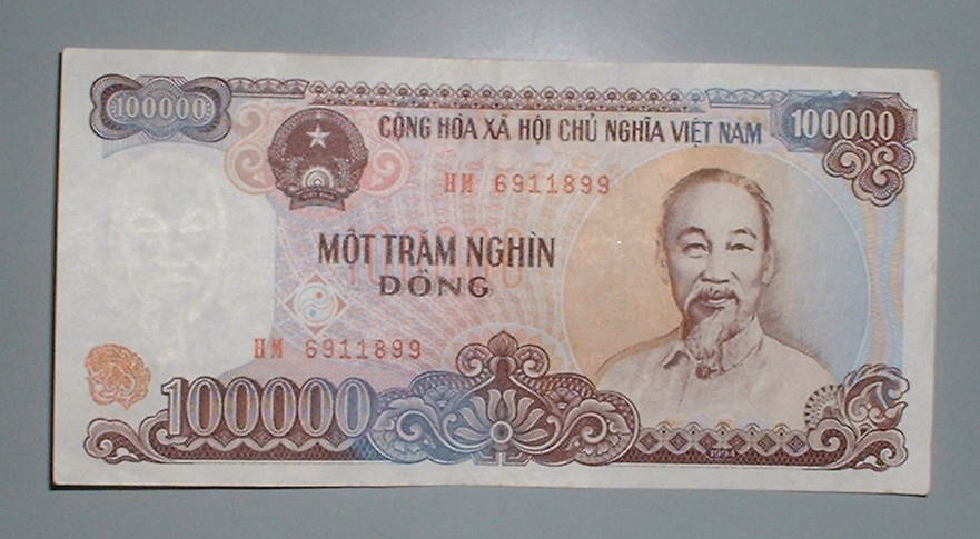 返品交換不可】 ベトナム旧紙幣 １０万ドン 旧貨幣/金貨/銀貨/記念硬貨