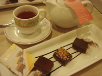 �f�j�[�Y�̃f�U�[�g