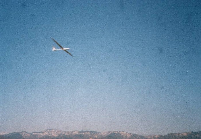 須坂市妙徳山エリア上空を飛ぶグライダー