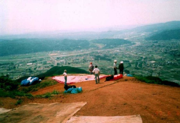 小出鳴倉山エリアパラグライダー用テイクオフ