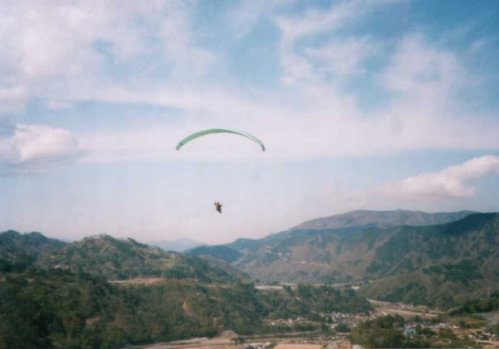 生坂エリアをテイクオフする「オメガ3」