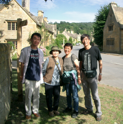 [�R�b�c�E�H���Y�X�g�[���̉ƕ��̎l�҂Ŗ�肳���]