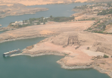 [�����̔�s�@����A�u�V���x���_�a�S�i�B����ɖl�B�̃z�e����]