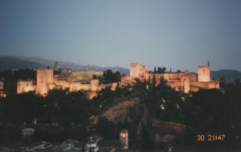 [���C�g�A�b�v���ꂽ�A���n���u���{�a�@21:45��]