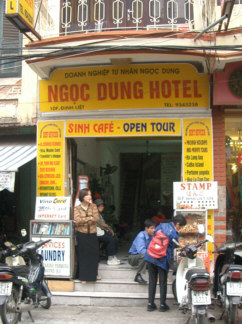 [VJtF̓XBĂ邨΂񂪃X^bt]