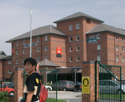 [�������z�e���̊O��]