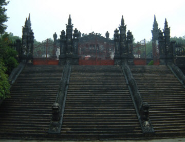 [�J�C�f�B����_�̐��ʊK�i]