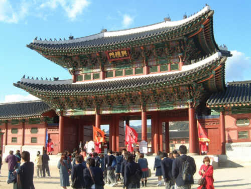 [�i���{�̐V�����ꂽ��̑O��]