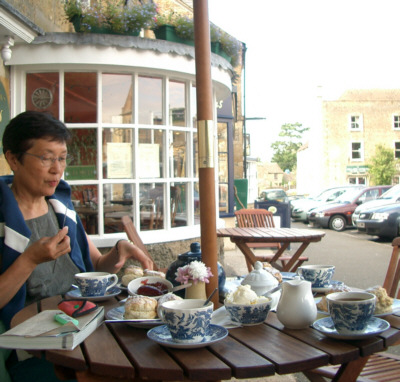 [�J�t�F�e���A�ŃX�R�[��]