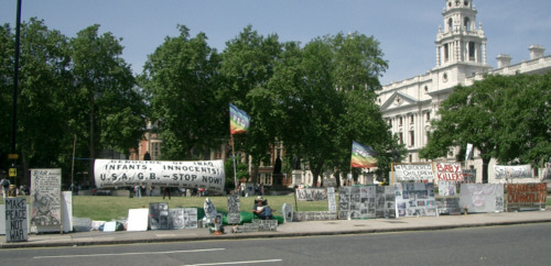 [�C���N�U�����΂̍R�c�f��]