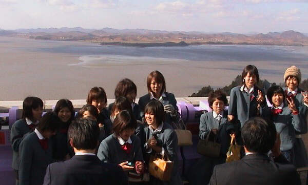 [����W�]��̉��ォ��B��ɂ̓C���W����]