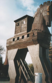 [�g���C�̖ؔn�̂R�K�H������U��]