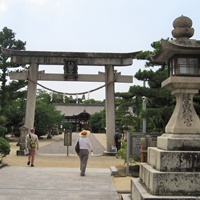 写真：権田八幡宮の正面入口
