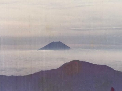 �x�m�����i�ԐΊx�j����̕x�m�R