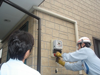 �d�̓��[�^�[����