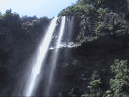 �s�i�C�T�[���̑�C�㕔�B