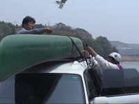 �J�i�f�B�A���J�k�[��ςށB