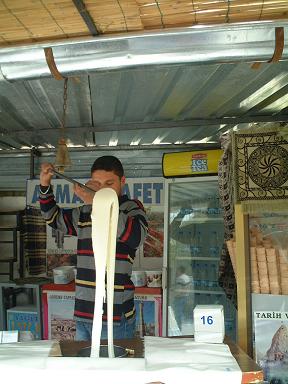 �h���h���}