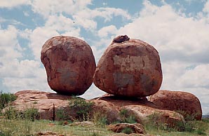 �f���B���Y�@�}�[�u���X