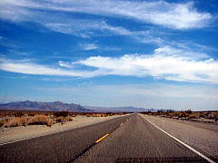 アメリカ旅行記/ Death Valley(デスバレー）  Shoshone からBaker に向かう道