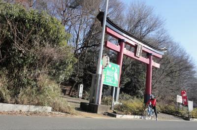 �����_��